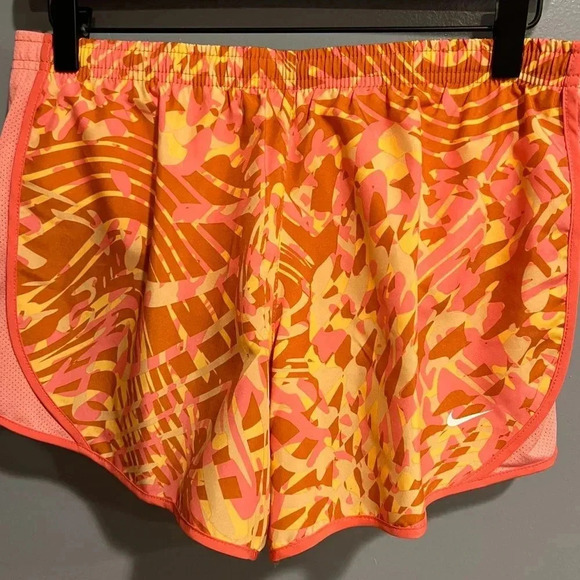 NWT Nike Girls' Dry Tempo Running Shorts (Color: Monarch) - Size Extra Large - Picture 2 of 8